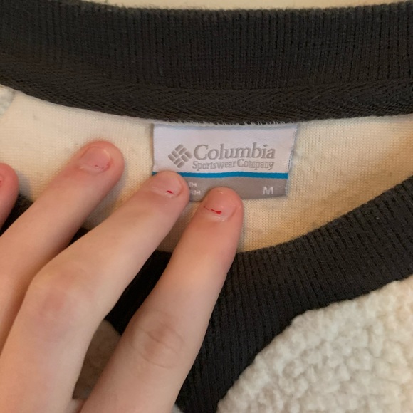 Columbia Sherpa pullover. Never worn - Picture 2 of 2